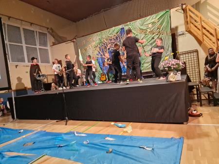 Pot po posutih zvezdicah (4)